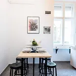 Super Central New And Modern Aircon Home